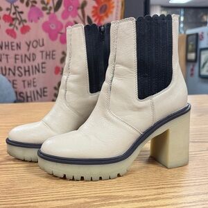 Oasis Society White Boots Size 6